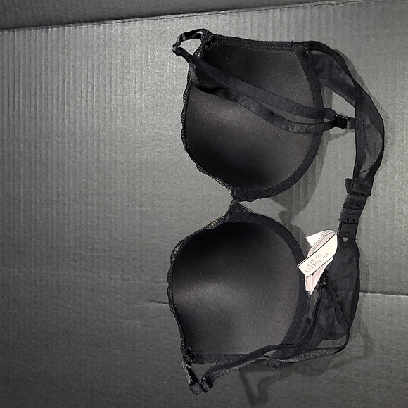 💕NWT 36C push up Victoria secret bra - Picture 2 of 3